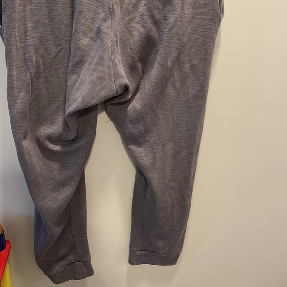 Two t shirts xl and xxl and one Nike sweatpants xl. - Picture 12 of 14